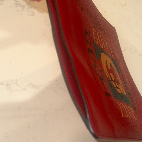 Gucci Red Pebbled Calfskin Leather Clutch / Pouch with GG Logo & gold hardware - Picture 9 of 12